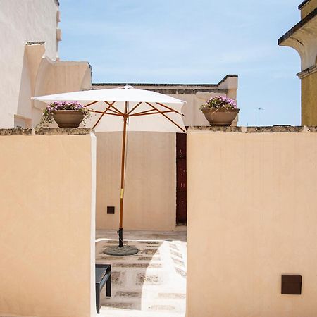 Palazzo Garibaldi - Luxury Suites Галатина Стая снимка